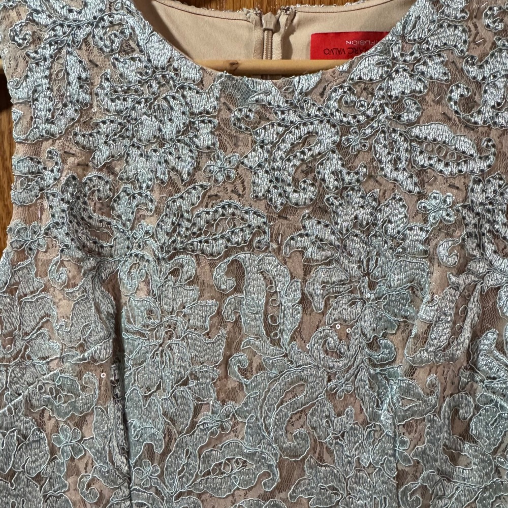 Carmen‎ Marc Valvo Infusion Silver Blue Lace Sequin Sheath Dress 8 661126 - Picture 3 of 12